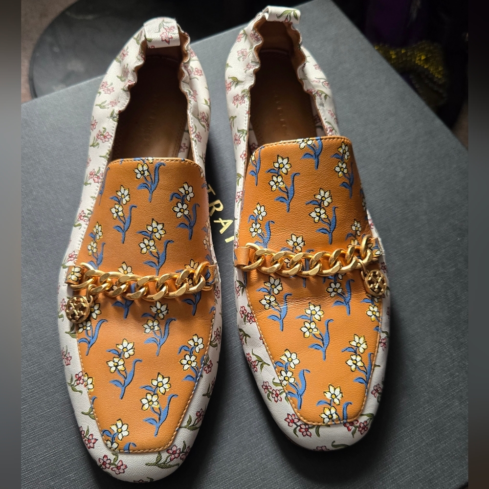 Tory Burch Floral Chain Loafers - Orange and White Sz 10.5